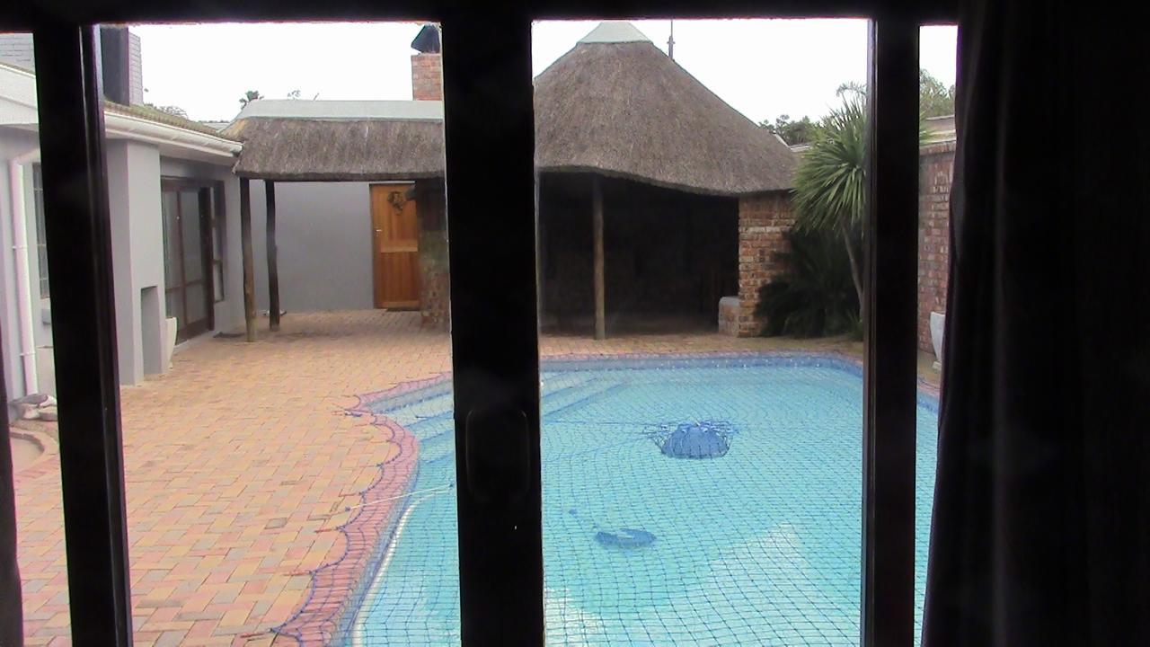 The Bay Inn Port Elizabeth Exterior photo