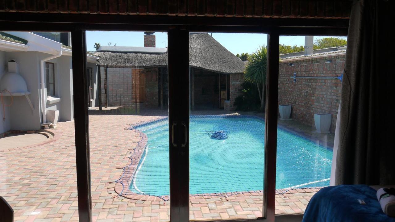 The Bay Inn Port Elizabeth Exterior photo